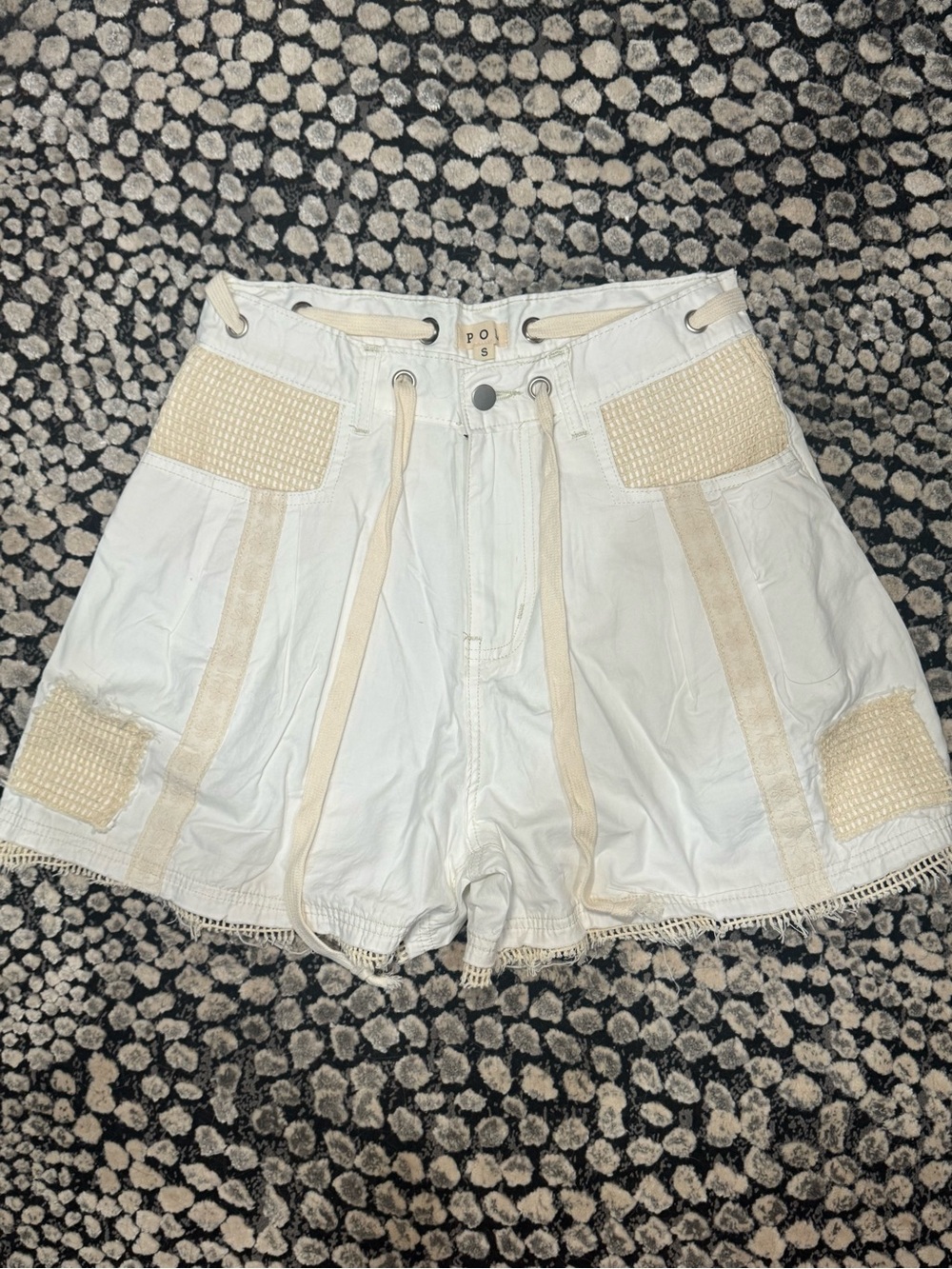 POL White High-Waist Drawstring Shorts with Beige Trim patches crotchet pockets
